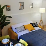 Comostay Apartment *