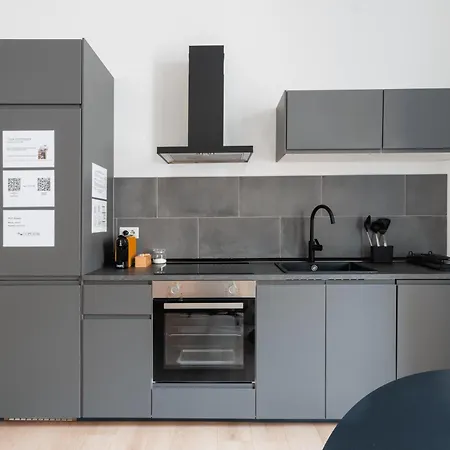 Comostay Apartment *